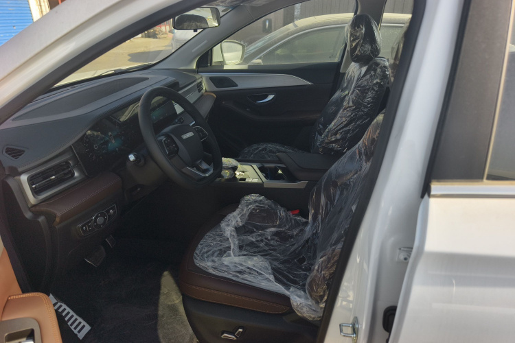 捷途X90 PLUS 2023款 改款 1.6TD DCT别墅 7座中控内饰19