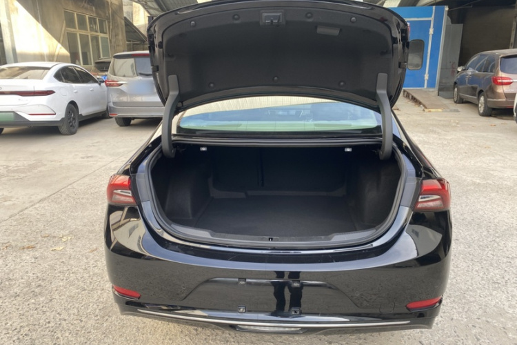 别克 君越 2022款 552T 豪华型局部细节23