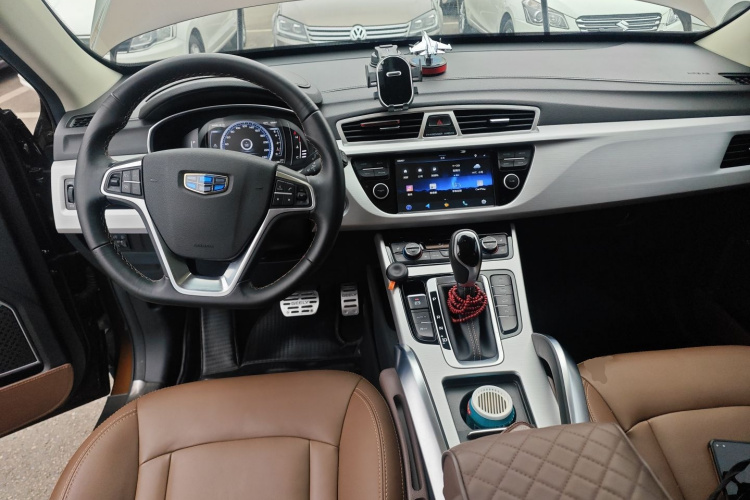 吉利汽车 博越 2016款 1.8TD 自动智尊型中控内饰12