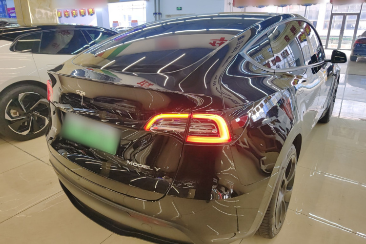 特斯拉 Model Y 2022款 改款 后轮驱动版车身外观7