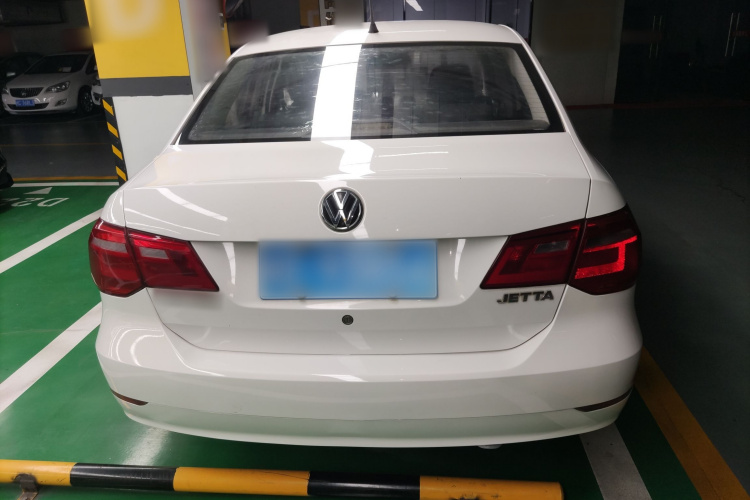 大众 捷达 2015款 1.6L 自动时尚型车身外观6