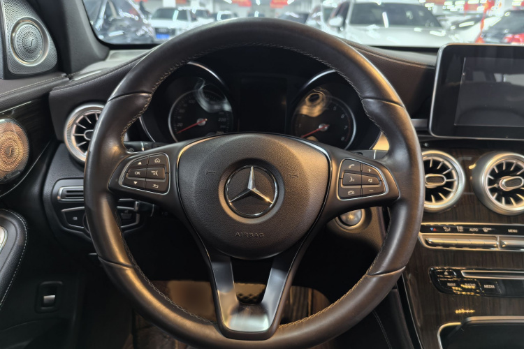 奔驰GLC 2019款 GLC 260 L 4MATIC 动感型中控内饰7002
