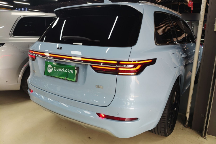 理想汽车 理想ONE 2021款 增程6座版车身外观7