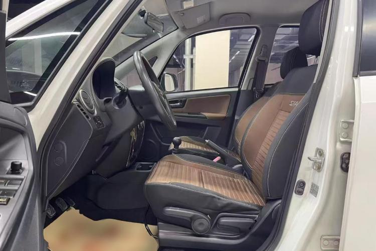 铃木 天语 SX4 2013款 1.6L 手动酷锐型中控内饰19