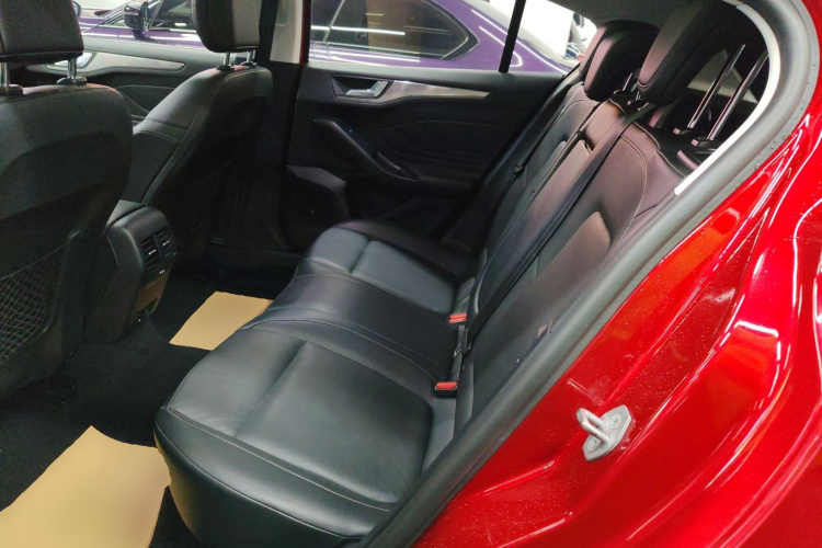 福特 福克斯 2020款 两厢 EcoBoost 180 自动锋耀型中控内饰7004