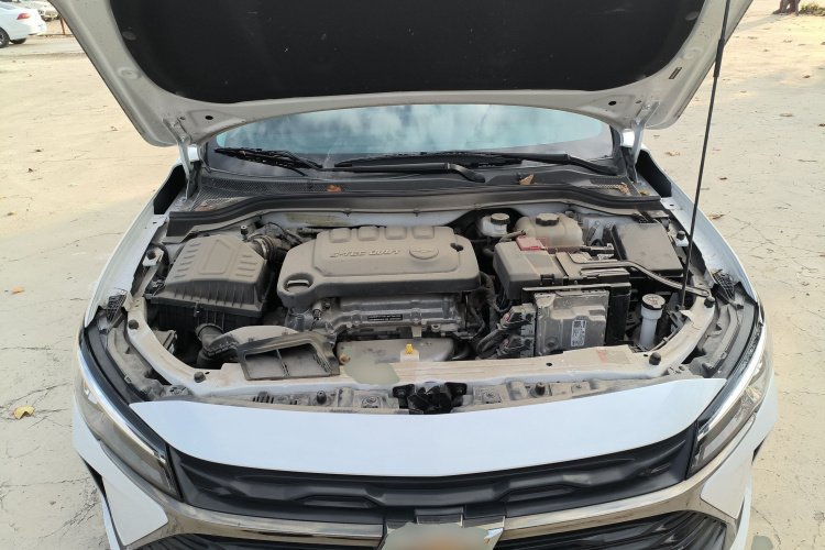 雪佛兰 科鲁泽 2023款 1.5L 双离合悦享版机舱底盘24