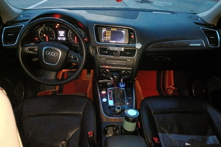 奥迪Q5 2011款 2.0TFSI 豪华型中控内饰7002