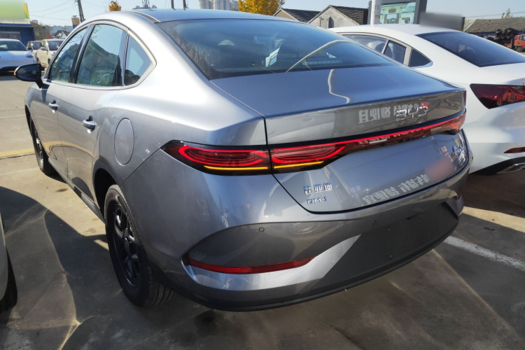 比亚迪 秦PLUS 2025款 DM-i 智驾版 55KM领先型车身外观6