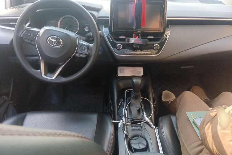 丰田 雷凌 2022款 双擎 1.8H E-CVT豪华版中控内饰12