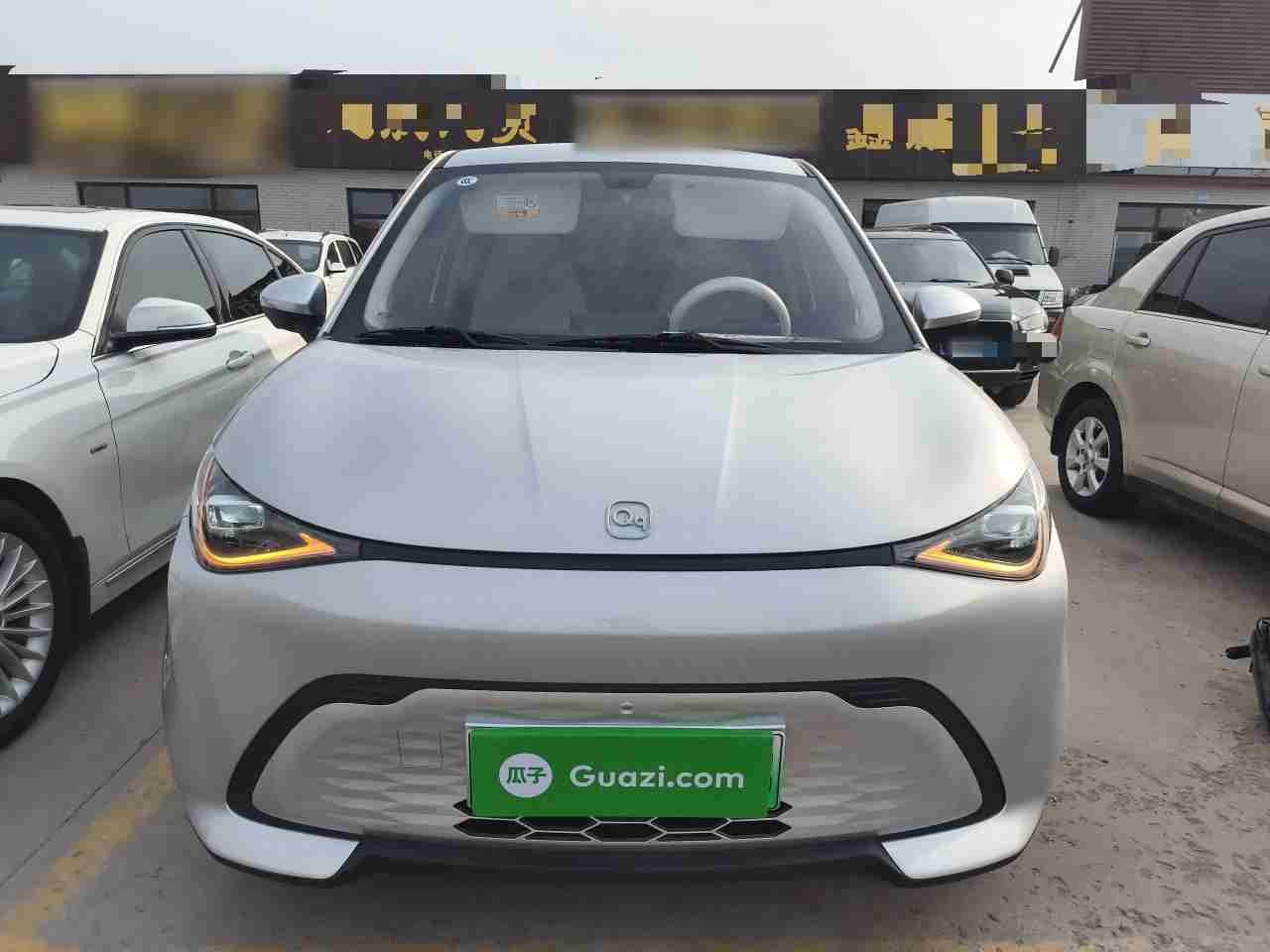 济南二手奇瑞QQ多米2025年款，家用电车续航300公里够用吗？