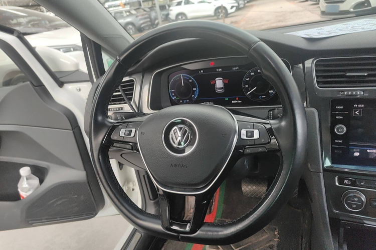 大众 高尔夫新能源(进口) 2018款 e-Golf局部细节13