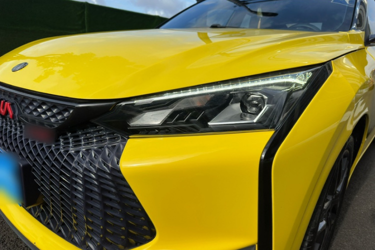 东风风神 奕炫 2021款 230T 自动追猎骑士版车身外观6004