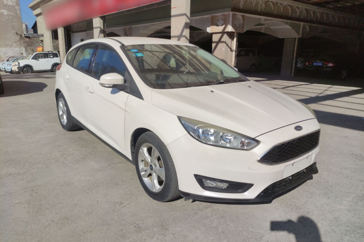 福特 福克斯 2017款 两厢 1.6L 自动舒适型智行版车身外观3