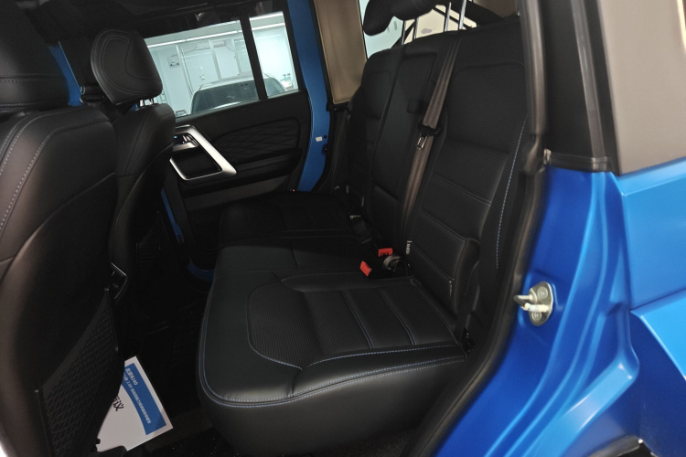 北京BJ40 2021款 2.0D 自动四驱刀锋英雄版侠客型中控内饰21