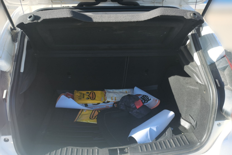 福特 福克斯 2012款 两厢 1.6L 自动风尚型中控内饰23