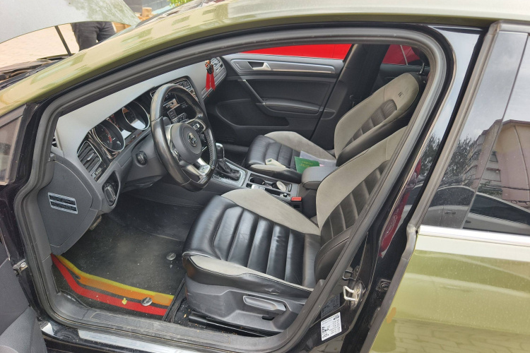 大众 高尔夫 2017款 280TSI 自动R-Line百万辆纪念版局部细节19