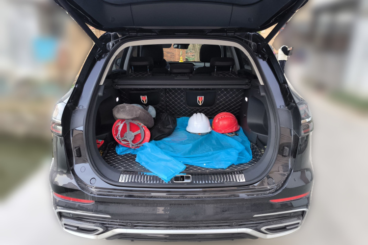 红旗HS5 2023款 2.0T 旗享Pro版中控内饰23