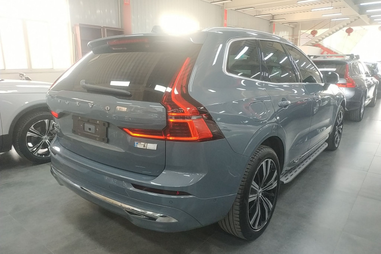 沃尔沃XC60新能源 2022款 T8 插电混动 四驱智远豪华版车身外观7