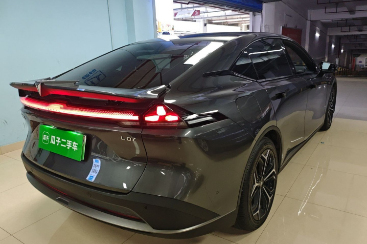 深蓝汽车 深蓝L07 2024款 230Max乾崑智驾ADS SE增程版车身外观7