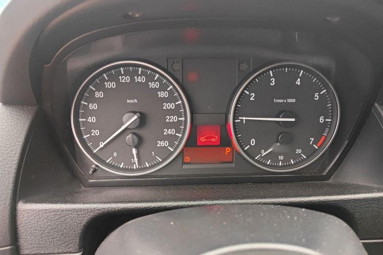 宝马X1 2013款 sDrive18i 时尚型局部细节14