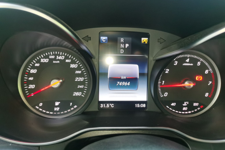 奔驰GLC 2018款 改款 GLC 300 4MATIC 动感型局部细节14