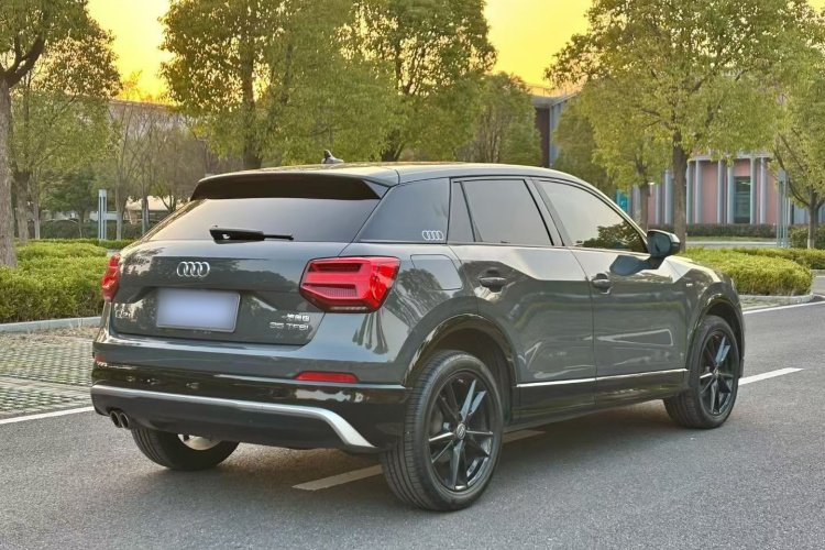 奥迪Q2L 2021款 35 TFSI 进取动感型车身外观6009