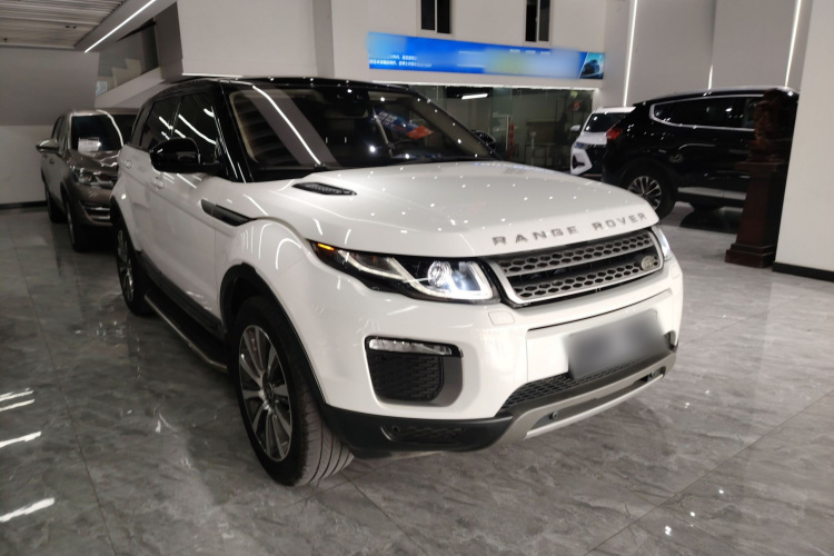 路虎 揽胜极光 2017款 2.0T 英伦锋尚版车身外观3