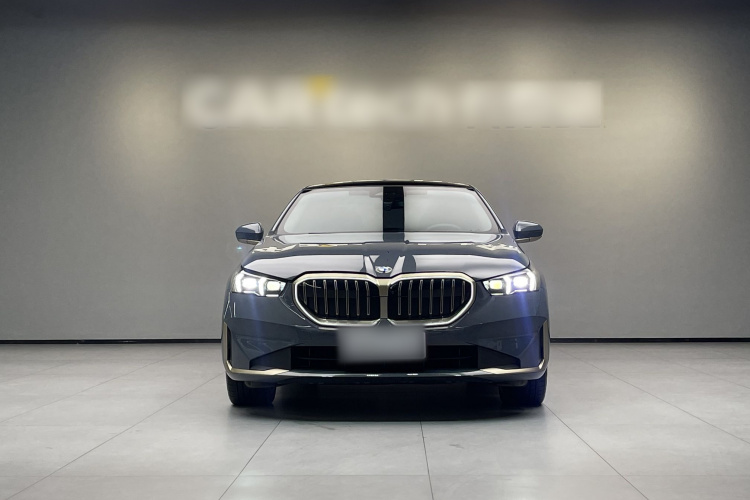 宝马5系 2024款 530Li 尊享型 豪华套装车身外观6001