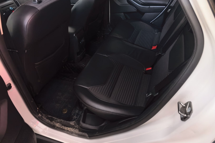 福特 福克斯 2017款 两厢 EcoBoost 180 自动精英型中控内饰7004