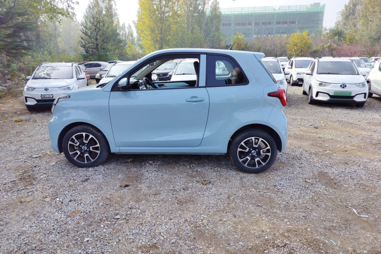 华晨新日i03 2021款 318km 31.45kWh车身外观6004