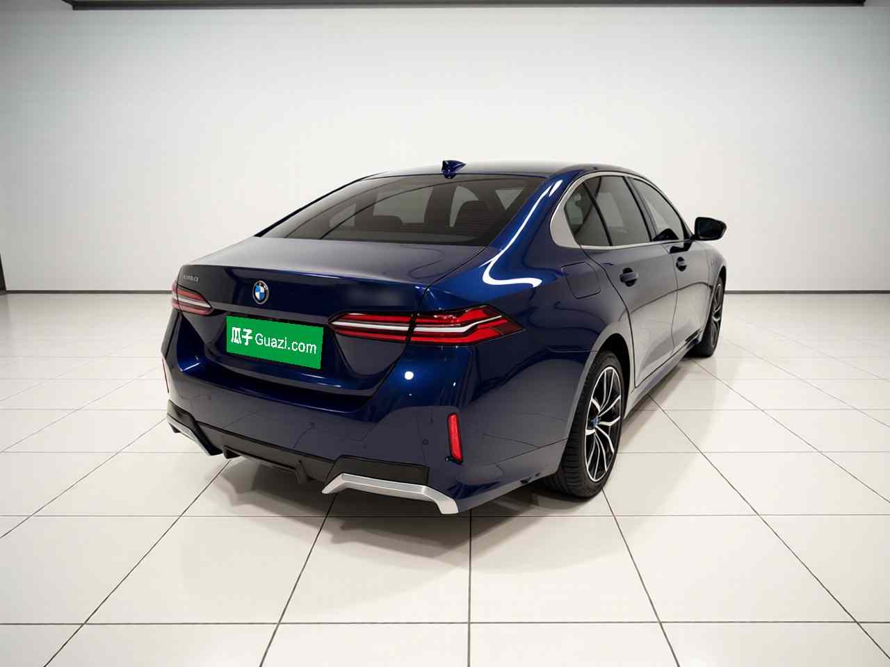 宝马i5 2025款 eDrive 35L M运动套装(5)