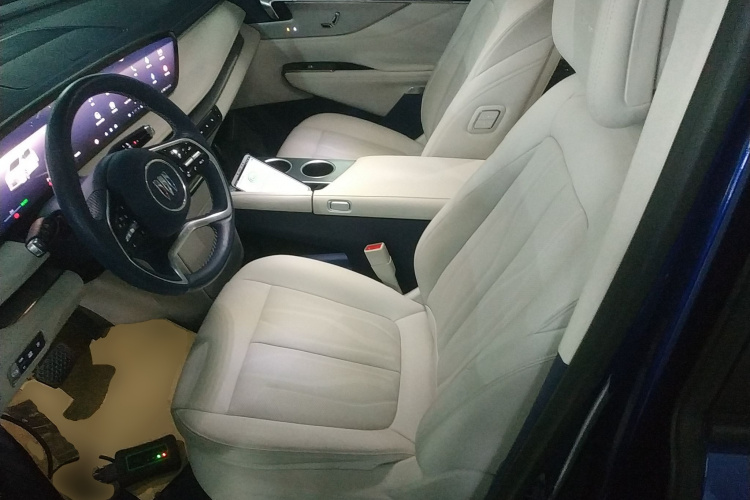 别克GL8新能源 2024款 陆尊 奢享版 6座中控内饰19