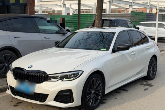 宝马3系 2021款 改款 325i M运动曜夜套装