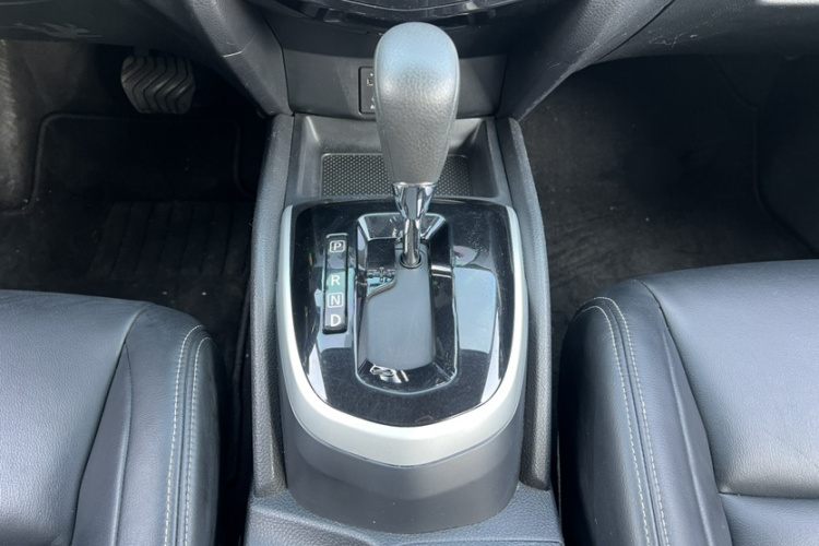 日产 逍客 2016款 2.0L CVT精英版局部细节18