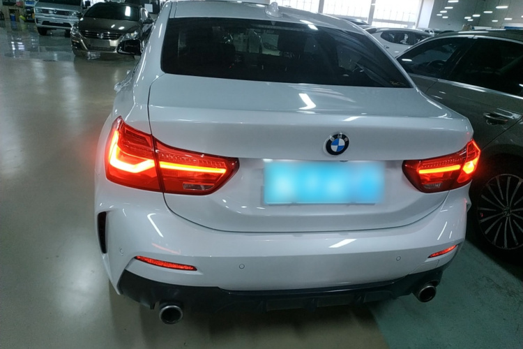 宝马1系 2019款 120i M运动套装车身外观6