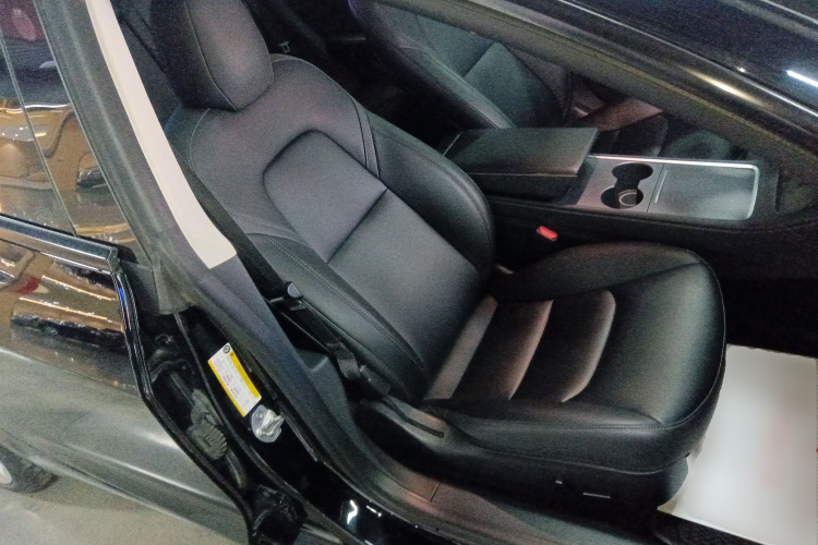 特斯拉 Model 3 2022款 后轮驱动版局部细节41