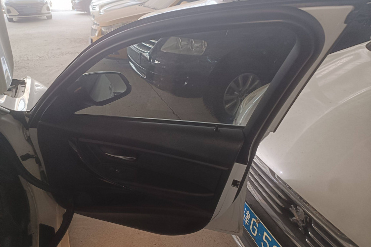 宝马3系 2018款 320Li 时尚型中控内饰7003