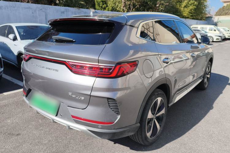 比亚迪 宋PLUS新能源 2021款 EV 旗舰型车身外观7