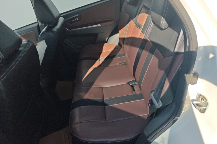 铃木 天语 SX4 2013款 酷锐 1.6L 自动20周年3G智能版中控内饰7004