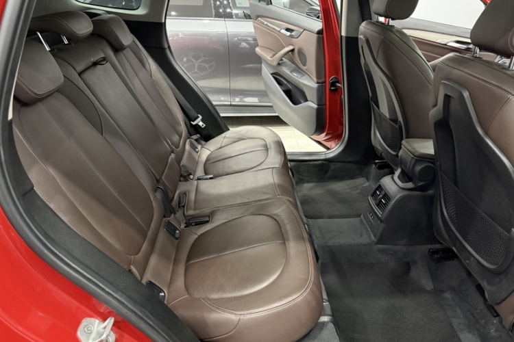 宝马X1 2019款 sDrive18Li 尊享型中控内饰7006