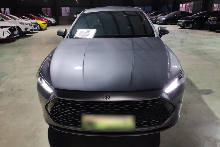 比亚迪 秦PLUS 2024款 荣耀版 DM-i 55KM领先型车身外观2