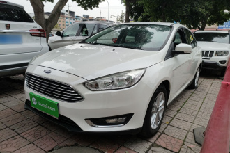 福特 福克斯 2017款 三厢 1.6L 自动风尚型智行版