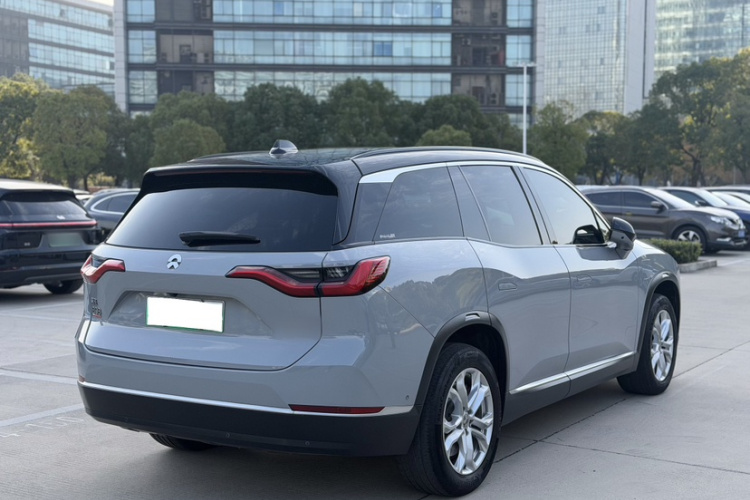 蔚来ES8 2022款 100kWh 六座版车身外观6007