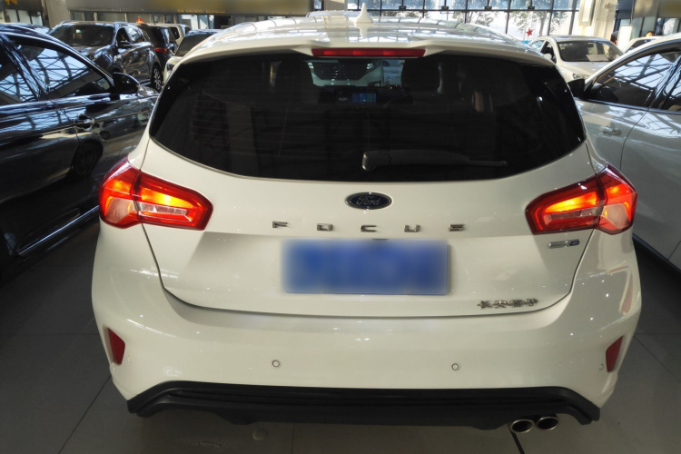福特 福克斯 2021款 两厢 EcoBoost 180 自动锋潮型车身外观6