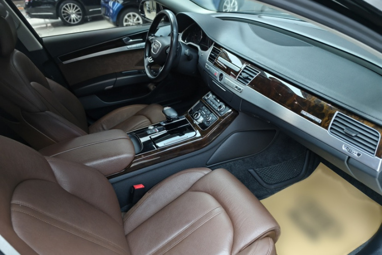 奥迪A8 2016款 A8L 45 TFSI quattro舒适型车身外观6004