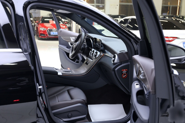 奔驰GLC 2022款 改款 GLC 300 L 4MATIC 动感型臻藏版中控内饰7003