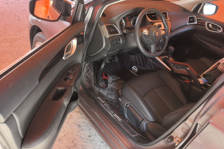 日产 轩逸 2022款 经典 1.6XL CVT豪华版中控内饰19