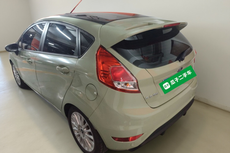 福特 嘉年华 2013款 两厢 1.5L 自动运动型车身外观5