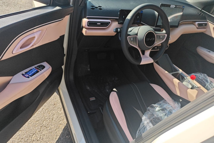 比亚迪 海鸥 2025款 智驾版 305km 活力版中控内饰20