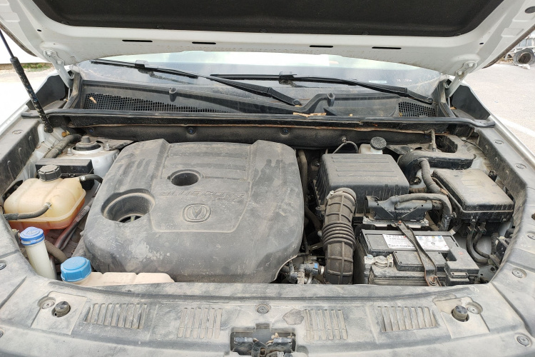 长安CS75 2021款 荣耀百万版 280T DCT领航型机舱底盘24